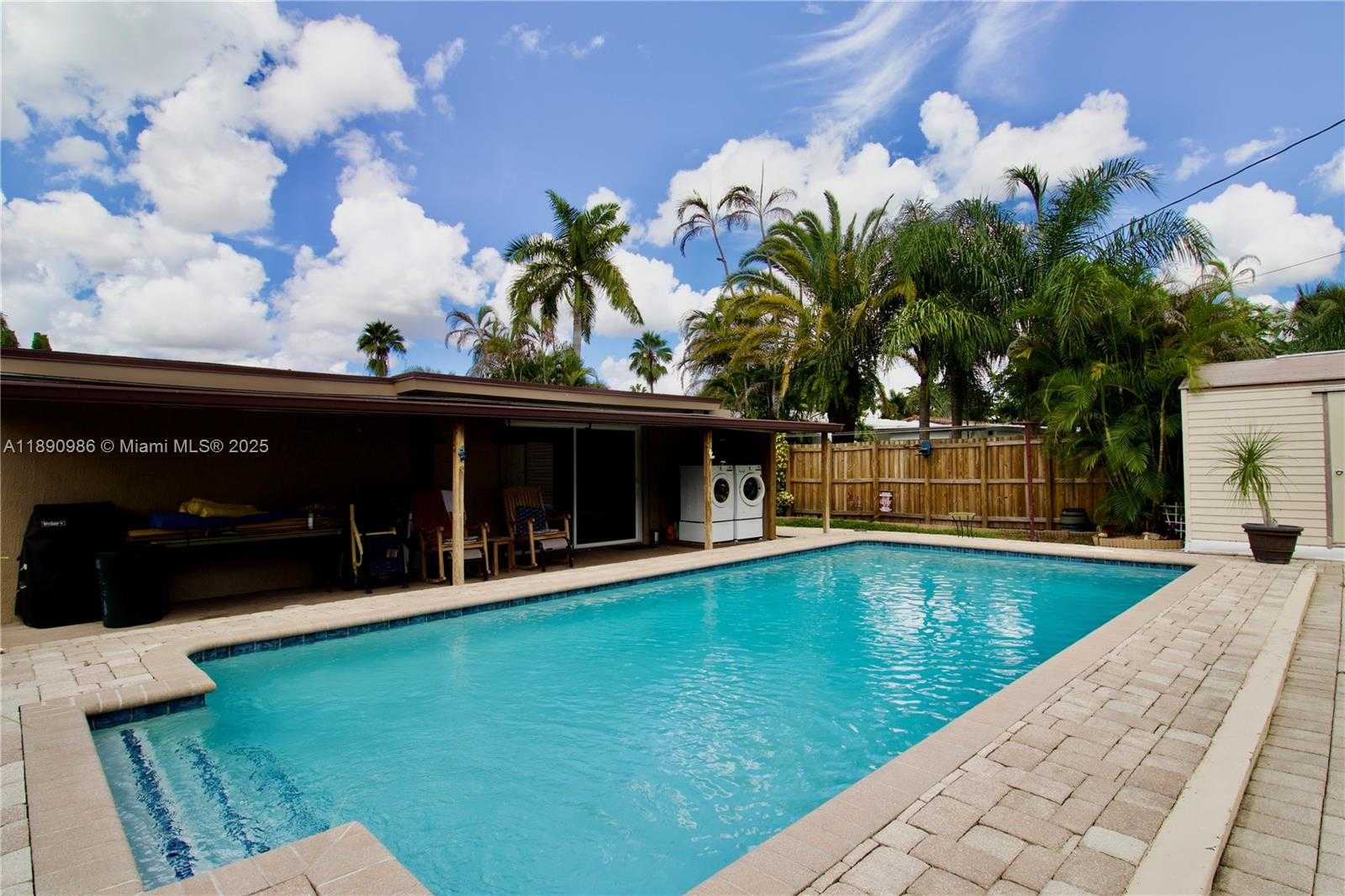 Small Image of 1007 NORTH GOLF DR, Hollywood Number 18