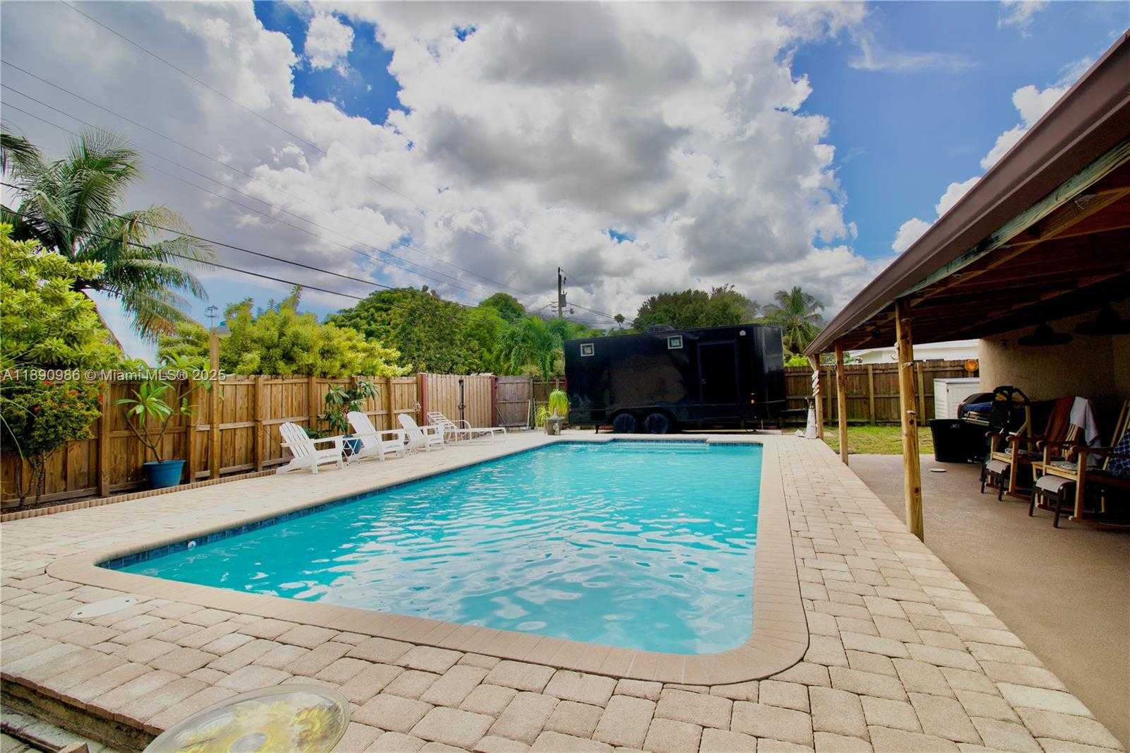 Small Image of 1007 NORTH GOLF DR, Hollywood Number 20