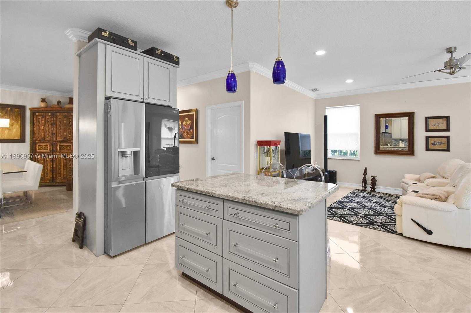 Small Image of 523 STONEMONT DR, Weston Number 11