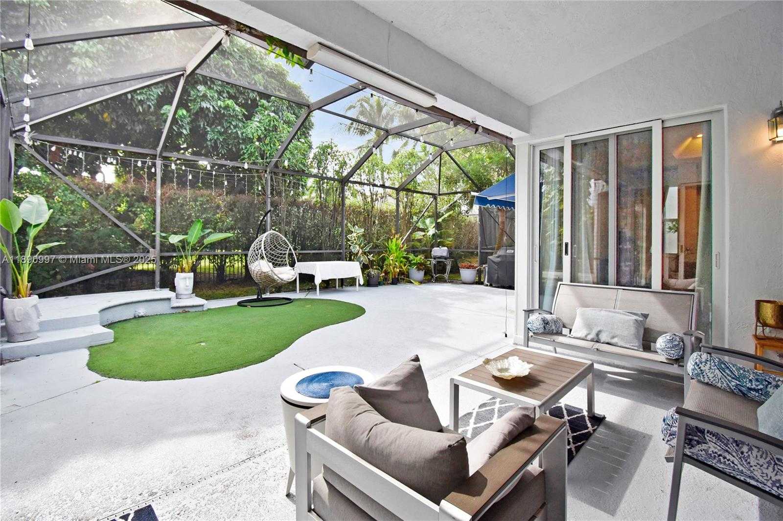 Small Image of 523 STONEMONT DR, Weston Number 16