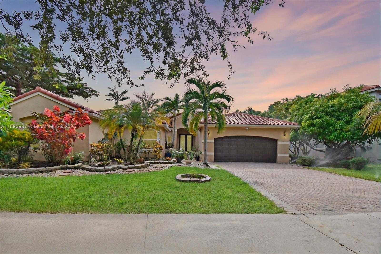 Small Image of 523 STONEMONT DR, Weston Number 3