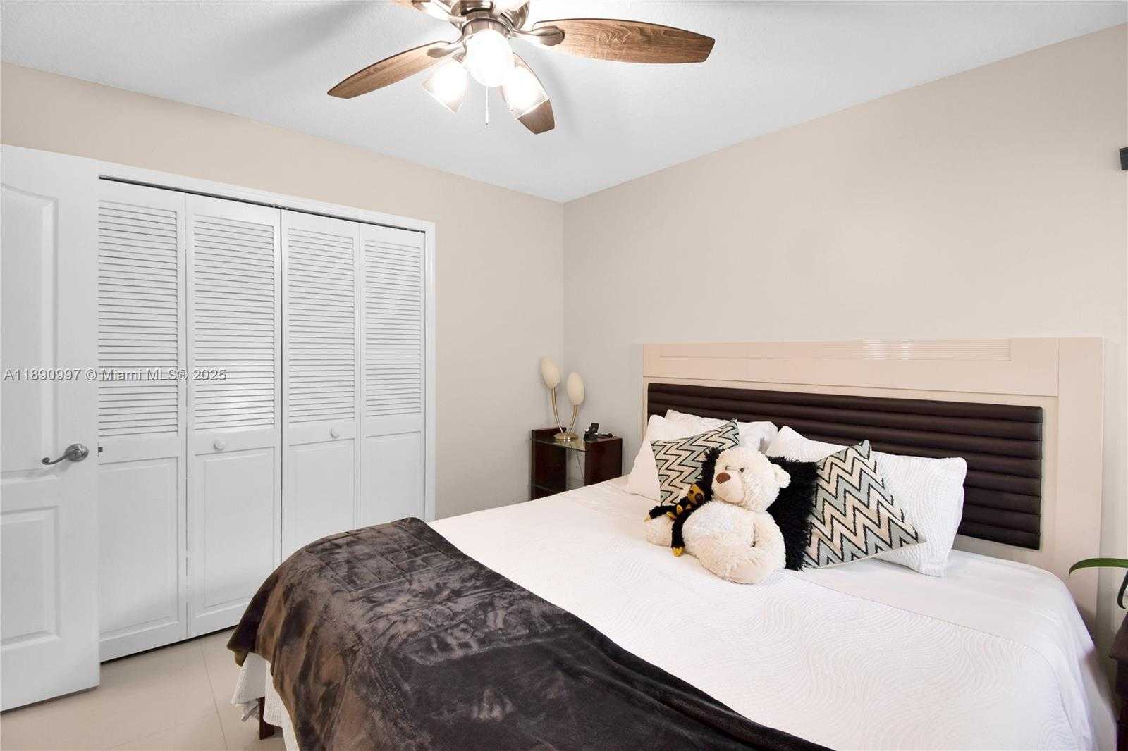 Small Image of 523 STONEMONT DR, Weston Number 33