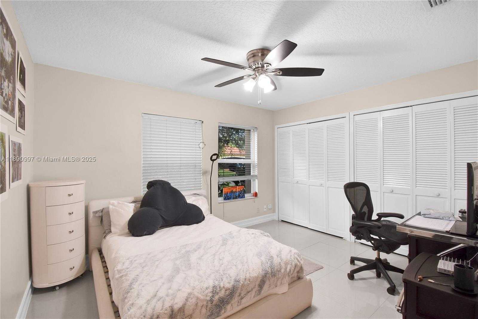 Small Image of 523 STONEMONT DR, Weston Number 34