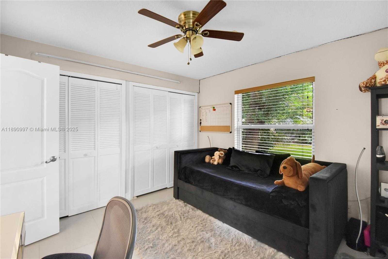 Small Image of 523 STONEMONT DR, Weston Number 36
