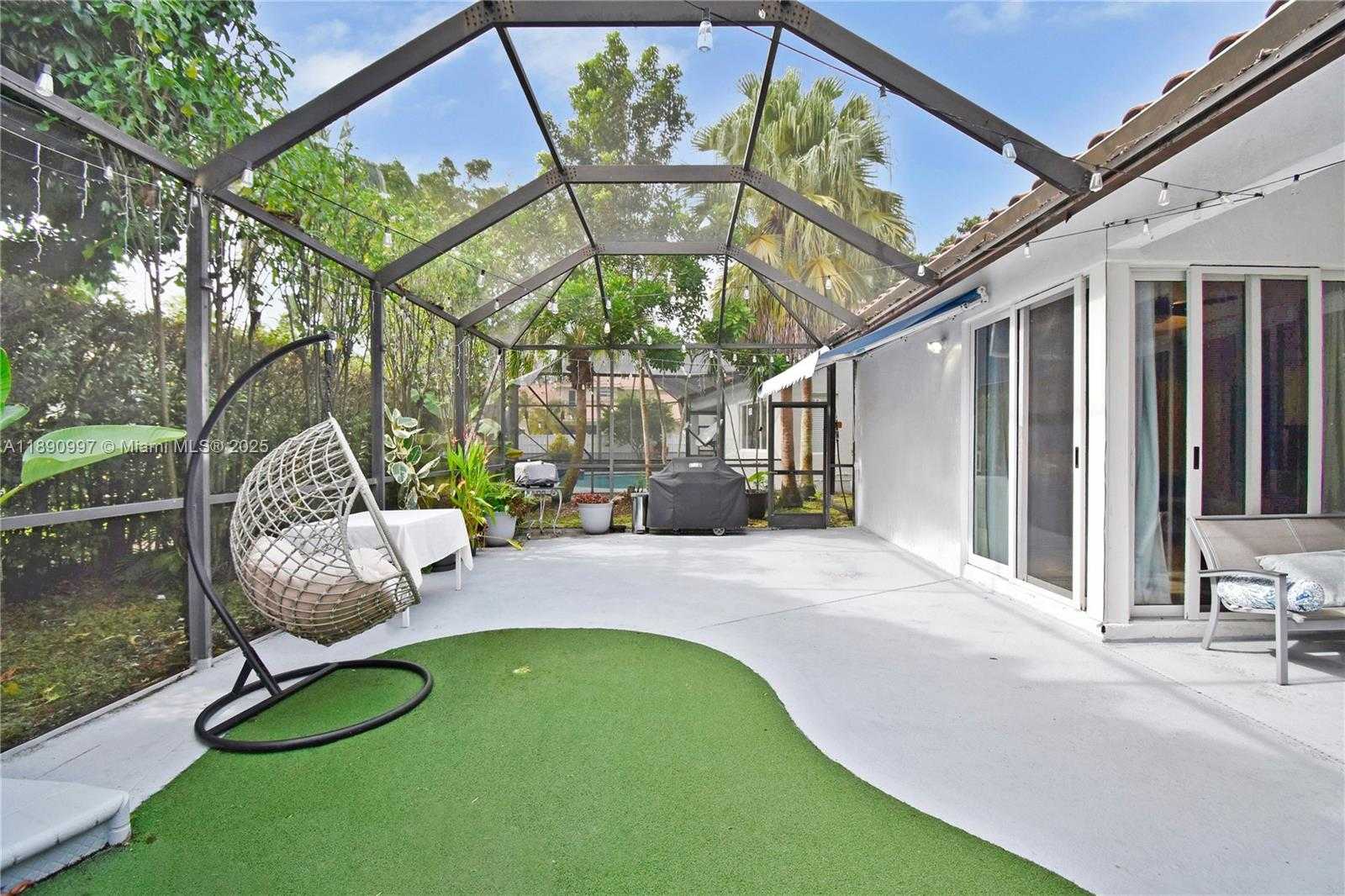 Small Image of 523 STONEMONT DR, Weston Number 38