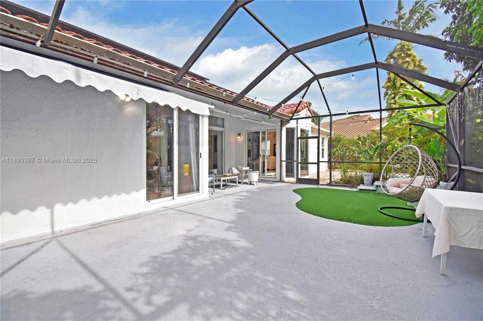 Small Image of 523 STONEMONT DR, Weston Number 39