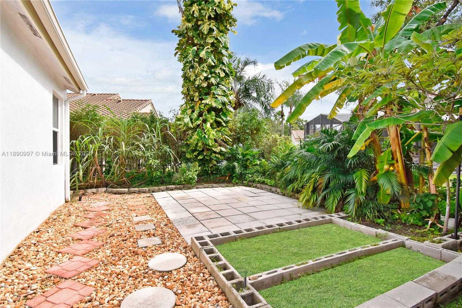 Small Image of 523 STONEMONT DR, Weston Number 40