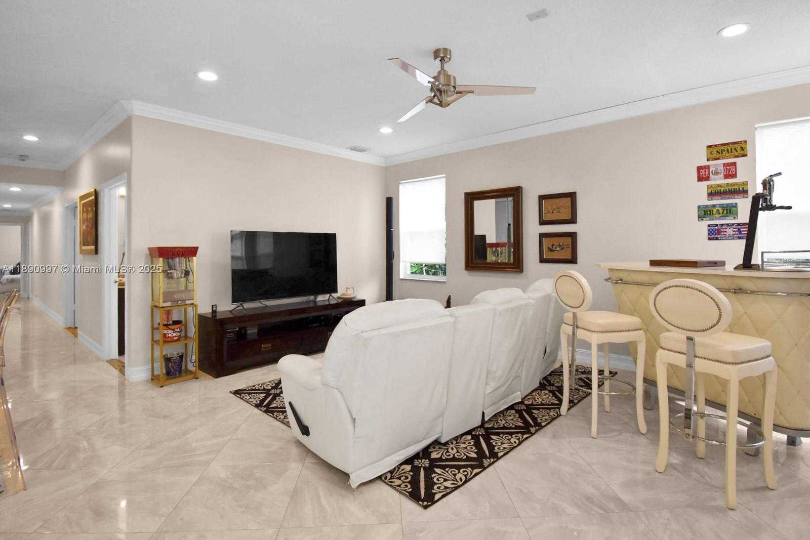 Small Image of 523 STONEMONT DR, Weston Number 8