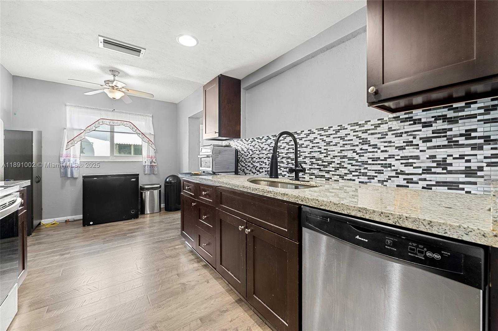 Small Image of 5716 NORTH WEST 86TH AVE, Tamarac Number 5