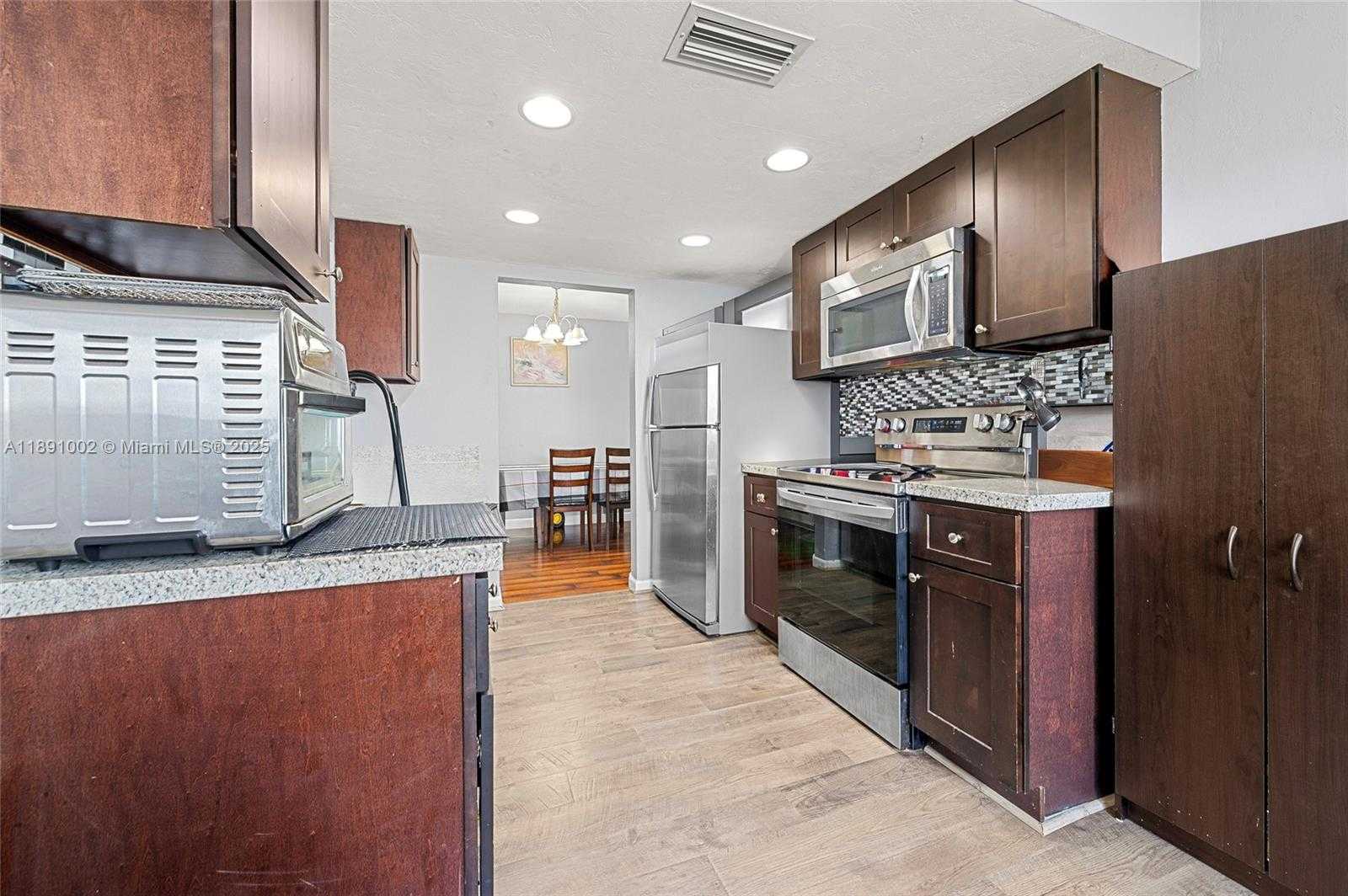 Small Image of 5716 NORTH WEST 86TH AVE, Tamarac Number 8