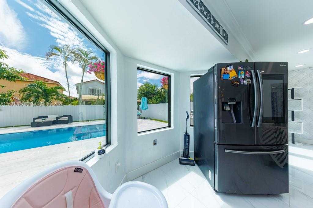Small Image of 8248 NORTH WEST 195TH TER, Hialeah Number 10