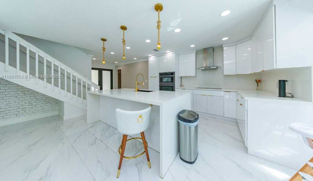 Small Image of 8248 NORTH WEST 195TH TER, Hialeah Number 13