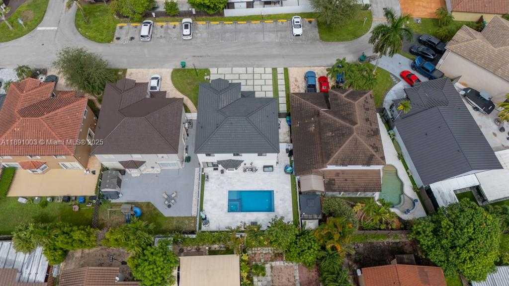 Small Image of 8248 NORTH WEST 195TH TER, Hialeah Number 3