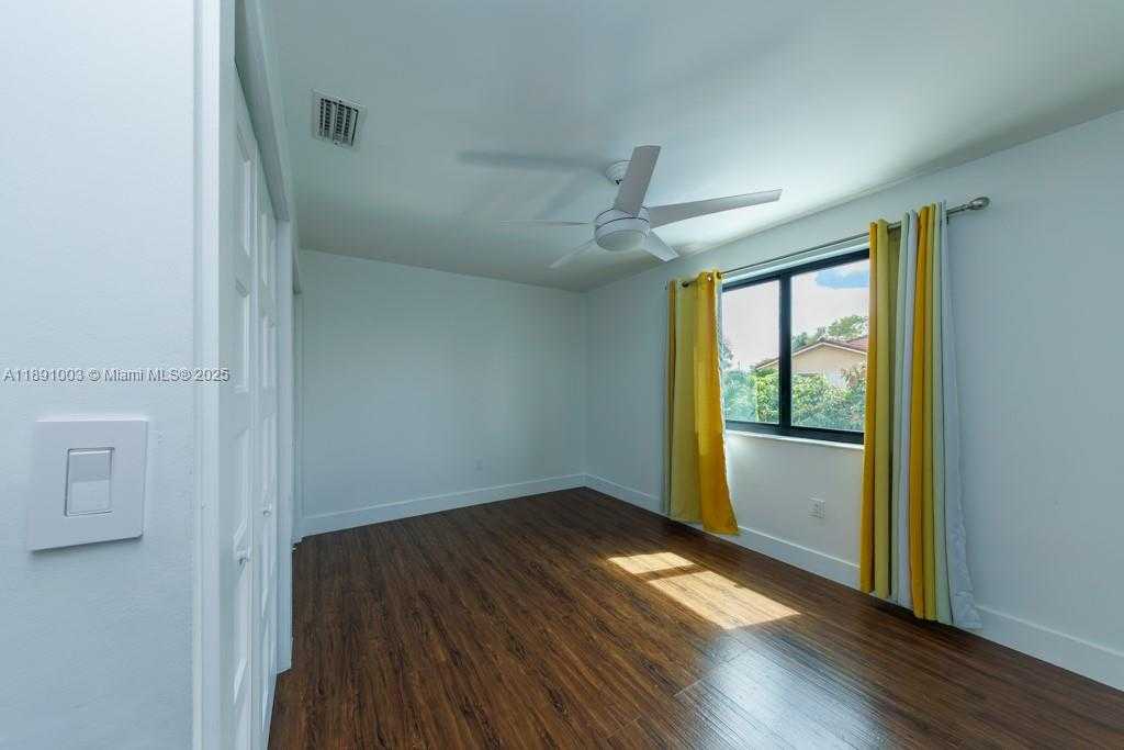 Small Image of 8248 NORTH WEST 195TH TER, Hialeah Number 62