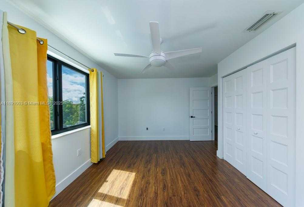 Small Image of 8248 NORTH WEST 195TH TER, Hialeah Number 63