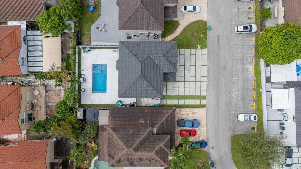 Small Image of 8248 NORTH WEST 195TH TER, Hialeah Number 65