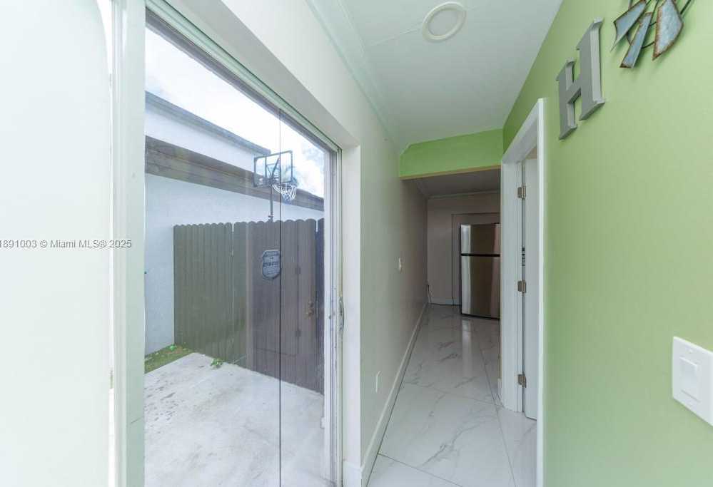 Small Image of 8248 NORTH WEST 195TH TER, Hialeah Number 67