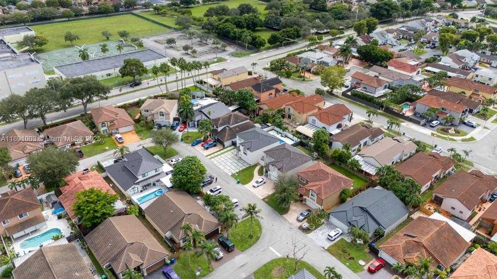 Small Image of 8248 NORTH WEST 195TH TER, Hialeah Number 70