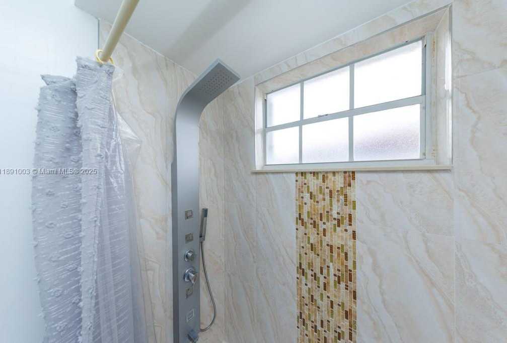 Small Image of 8248 NORTH WEST 195TH TER, Hialeah Number 73