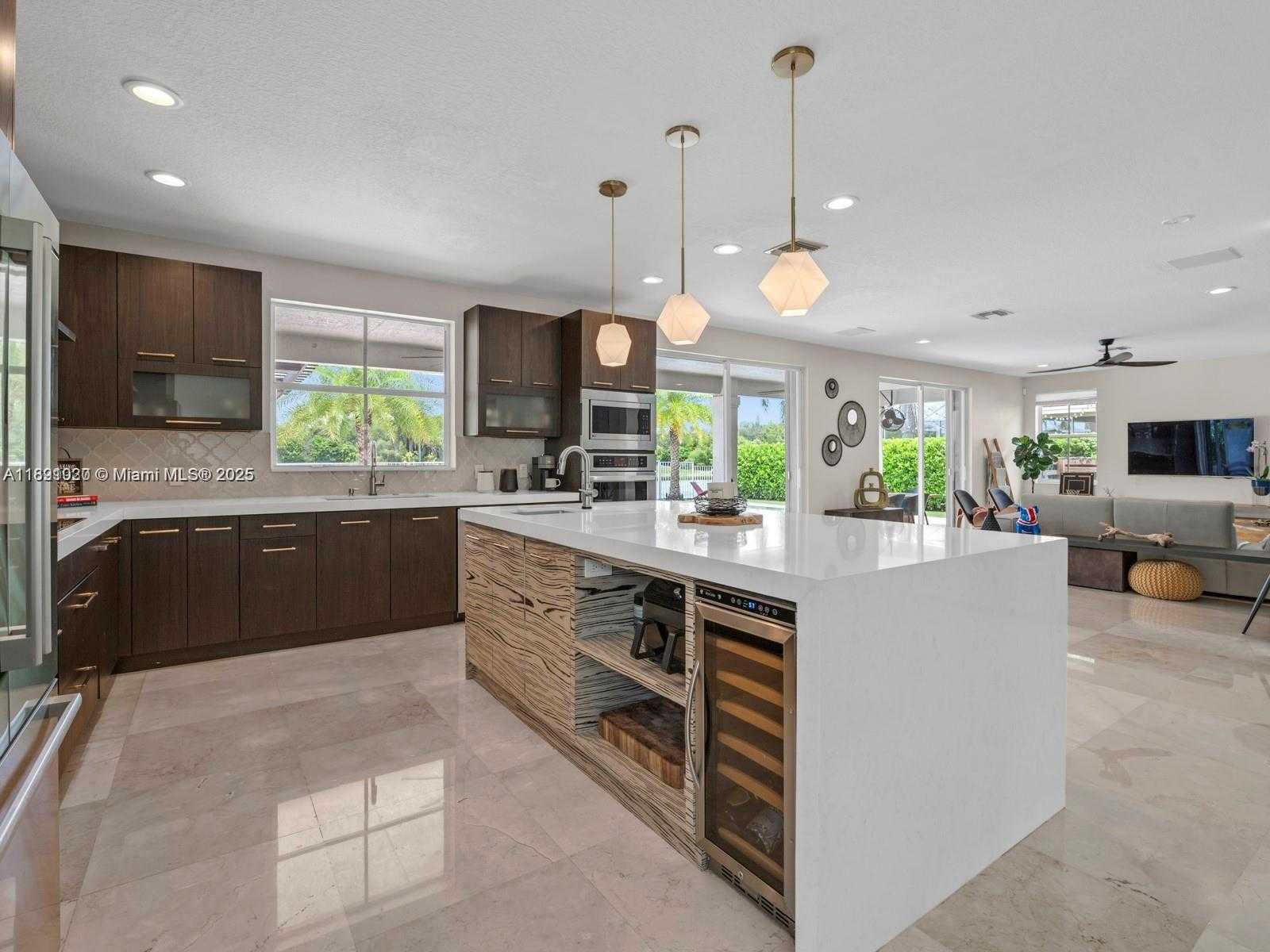 Small Image of 2132 QUAIL ROOST DR, Weston Number 11