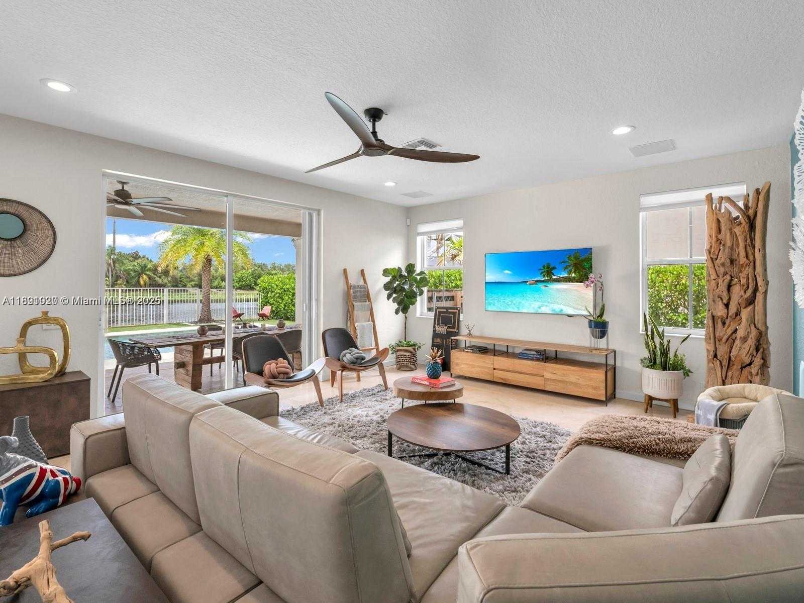 Small Image of 2132 QUAIL ROOST DR, Weston Number 12