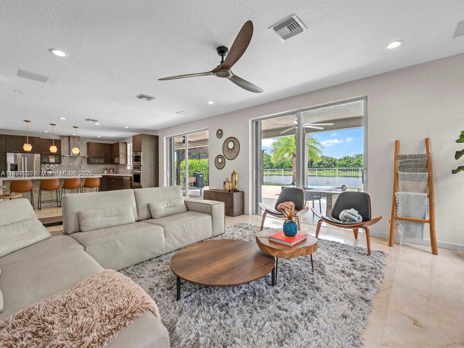 Small Image of 2132 QUAIL ROOST DR, Weston Number 13