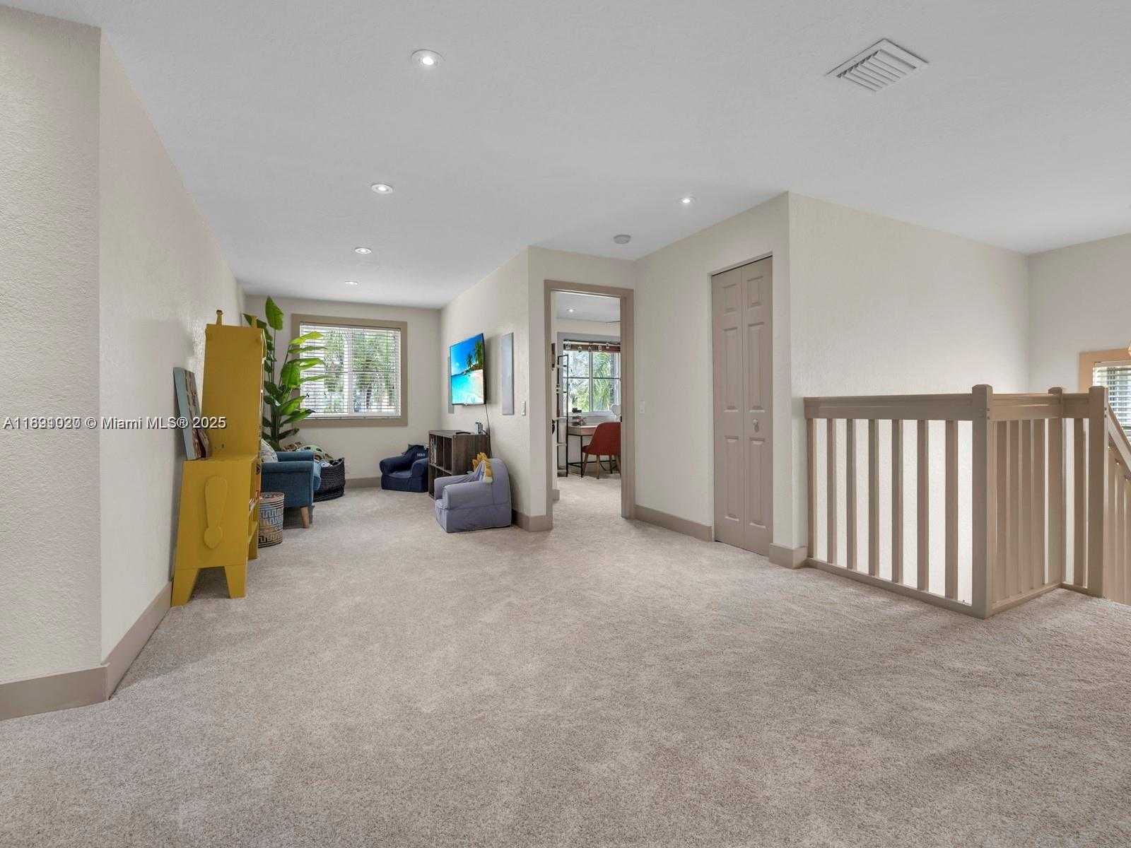 Small Image of 2132 QUAIL ROOST DR, Weston Number 18