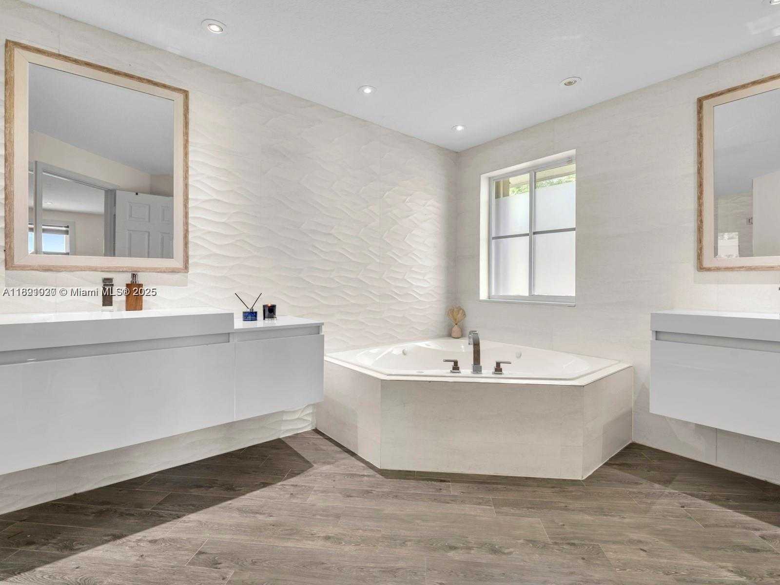 Small Image of 2132 QUAIL ROOST DR, Weston Number 22