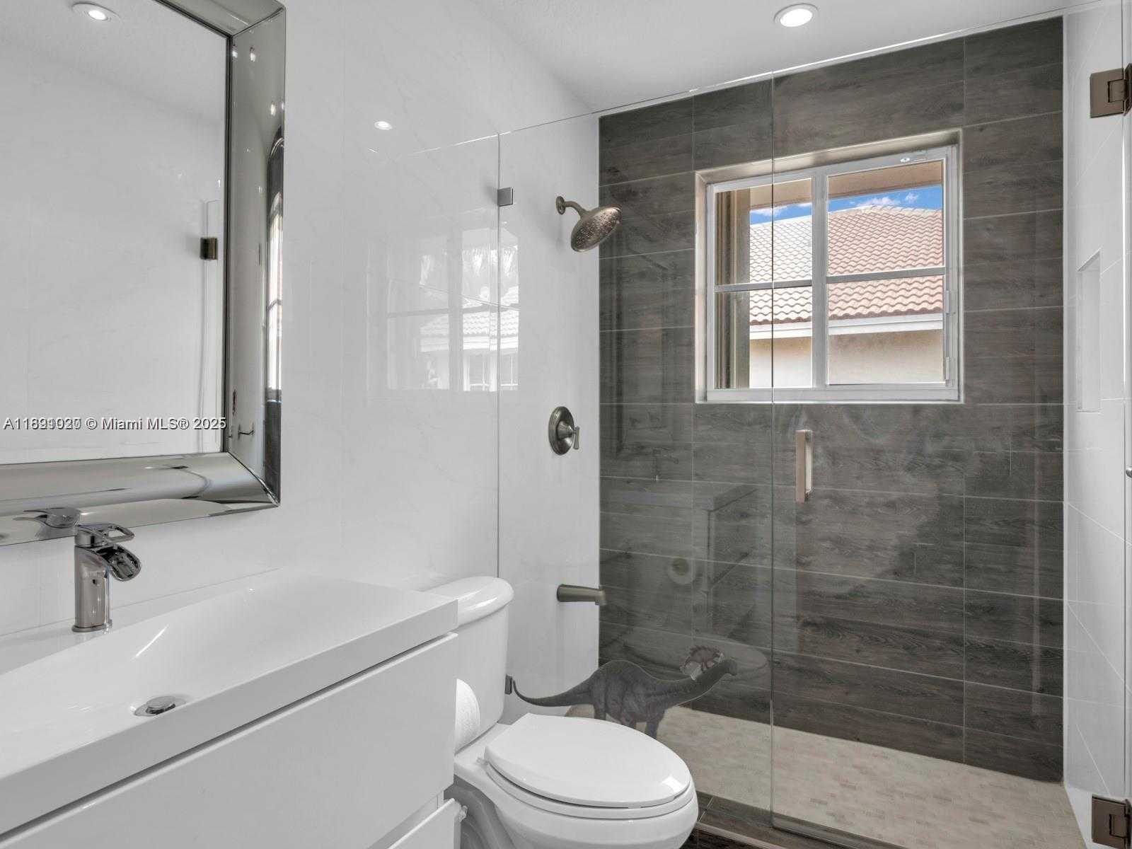 Small Image of 2132 QUAIL ROOST DR, Weston Number 28