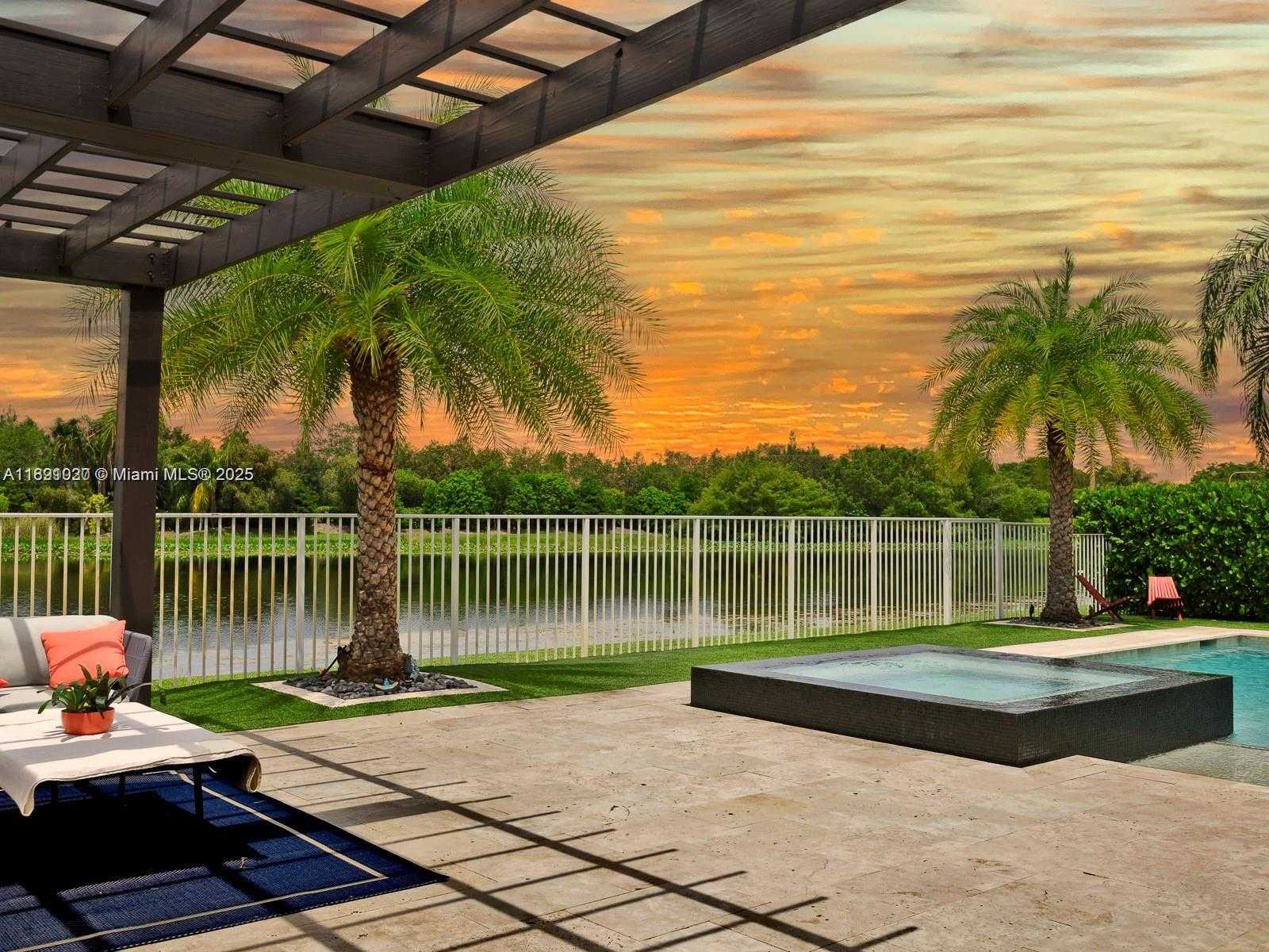 Small Image of 2132 QUAIL ROOST DR, Weston Number 35