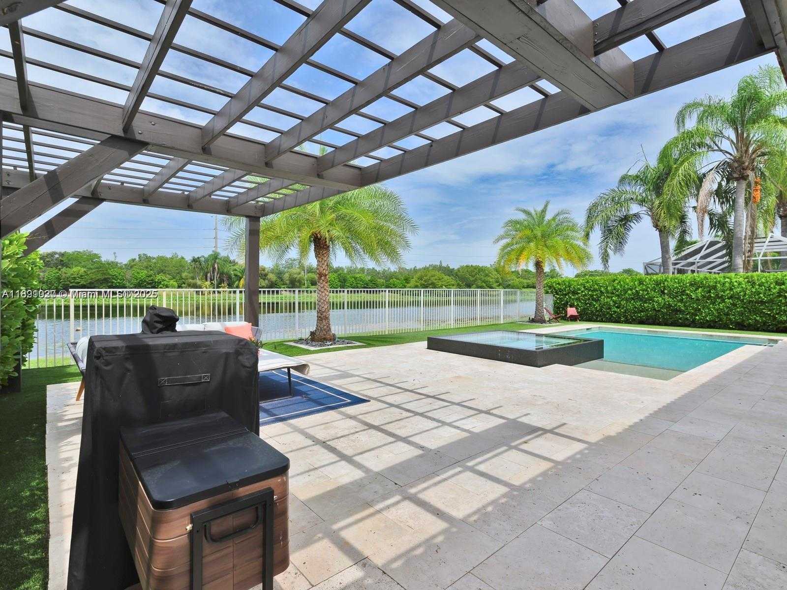 Small Image of 2132 QUAIL ROOST DR, Weston Number 37