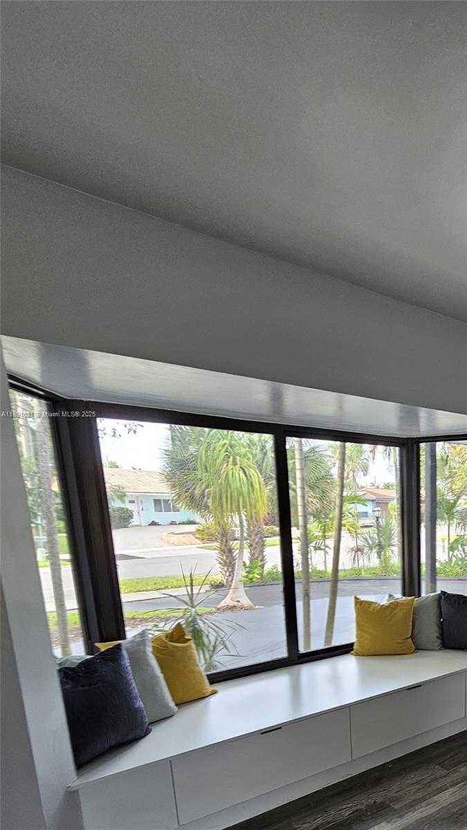 Small Image of 2856 NORTH WEST 10TH AVE, Wilton Manors Number 18