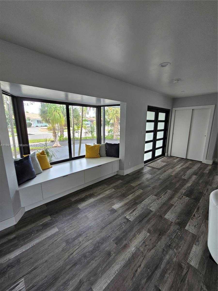 Small Image of 2856 NORTH WEST 10TH AVE, Wilton Manors Number 19
