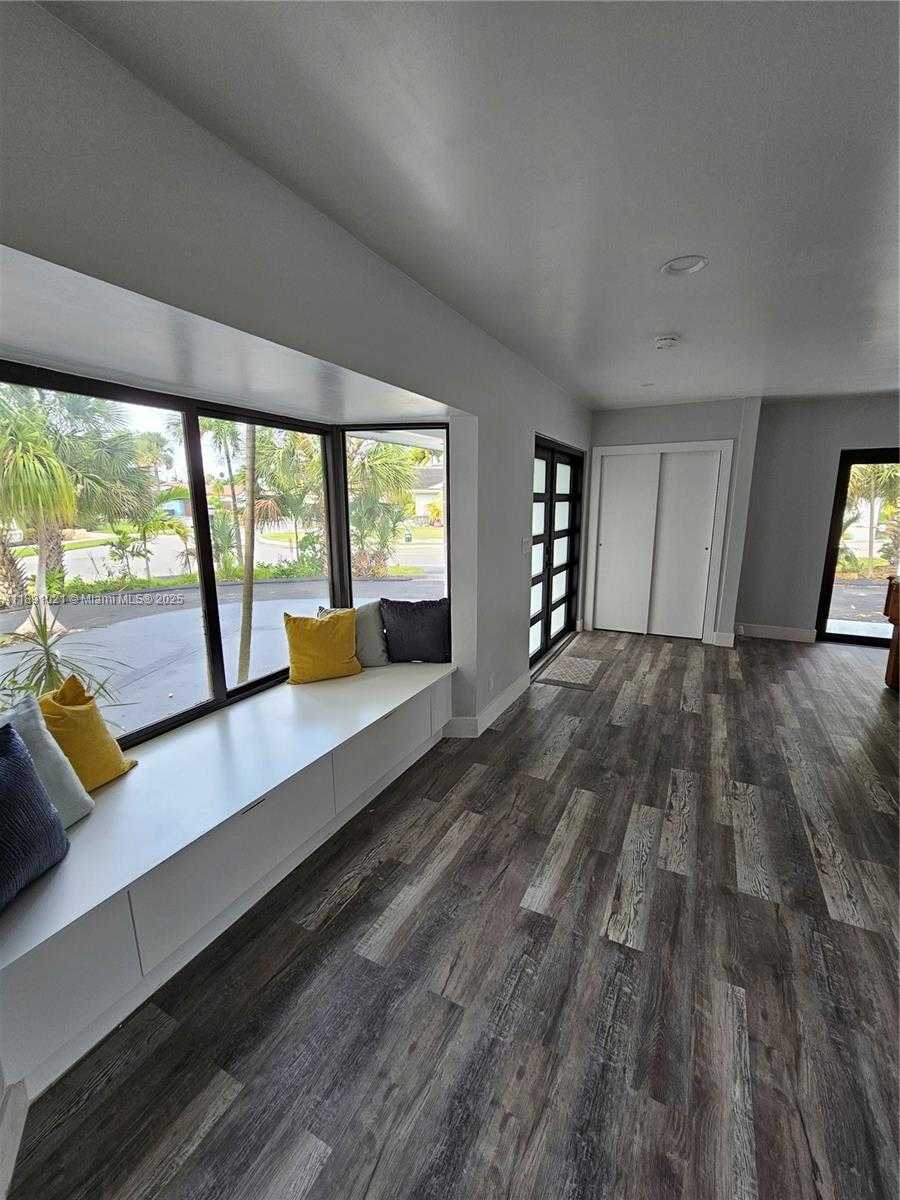 Small Image of 2856 NORTH WEST 10TH AVE, Wilton Manors Number 20