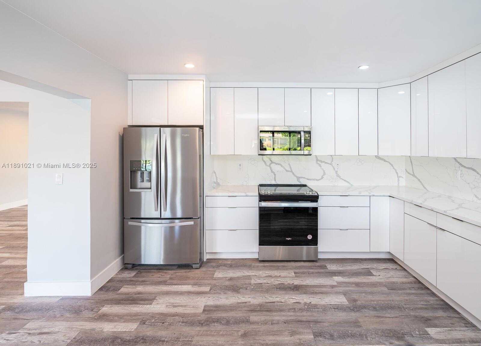 Small Image of 2856 NORTH WEST 10TH AVE, Wilton Manors Number 26