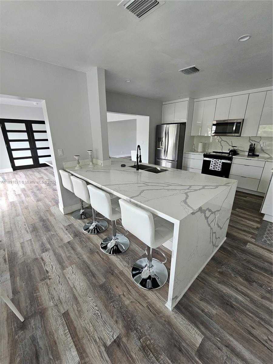 Small Image of 2856 NORTH WEST 10TH AVE, Wilton Manors Number 30