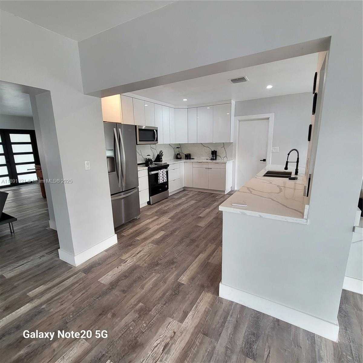 Small Image of 2856 NORTH WEST 10TH AVE, Wilton Manors Number 33