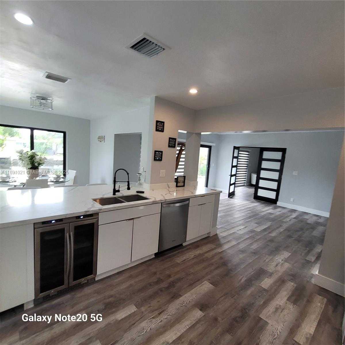 Small Image of 2856 NORTH WEST 10TH AVE, Wilton Manors Number 36