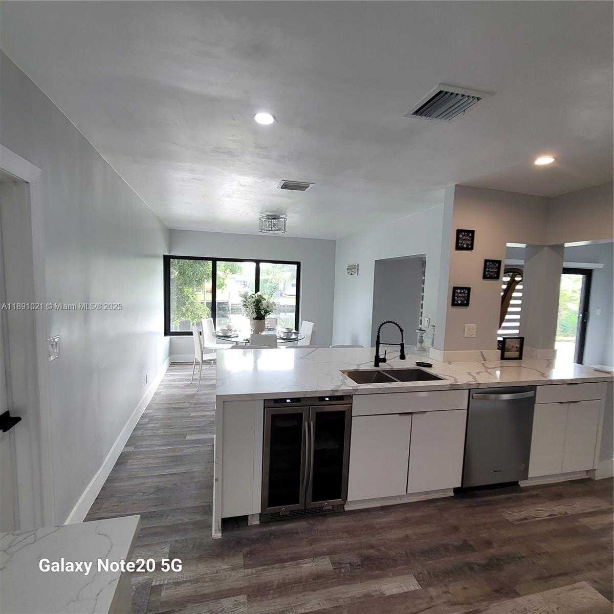 Small Image of 2856 NORTH WEST 10TH AVE, Wilton Manors Number 37