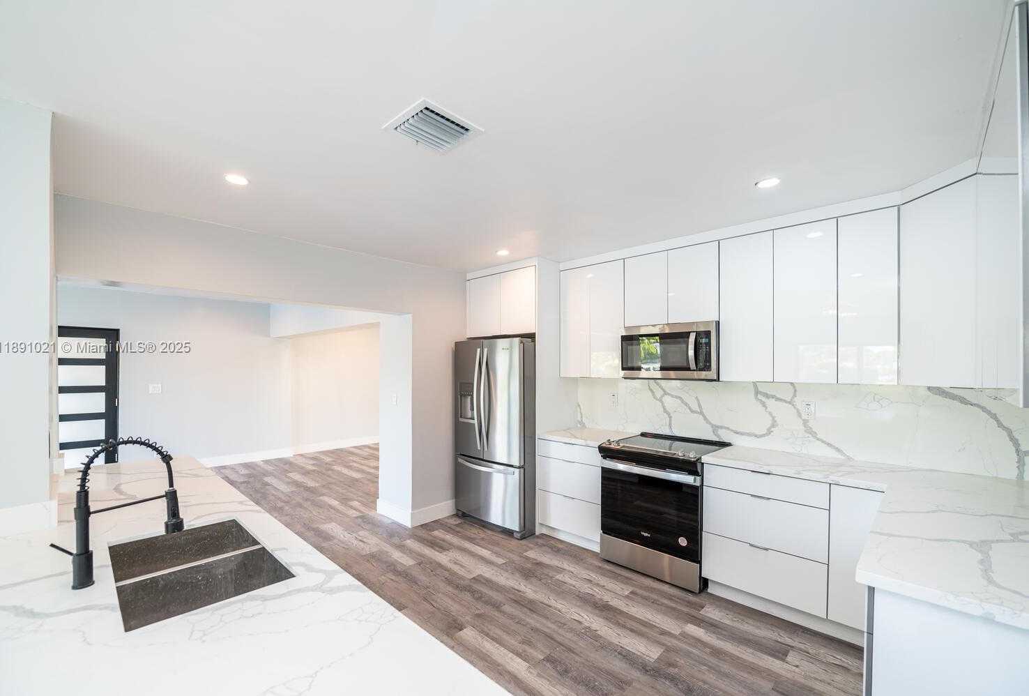 Small Image of 2856 NORTH WEST 10TH AVE, Wilton Manors Number 42