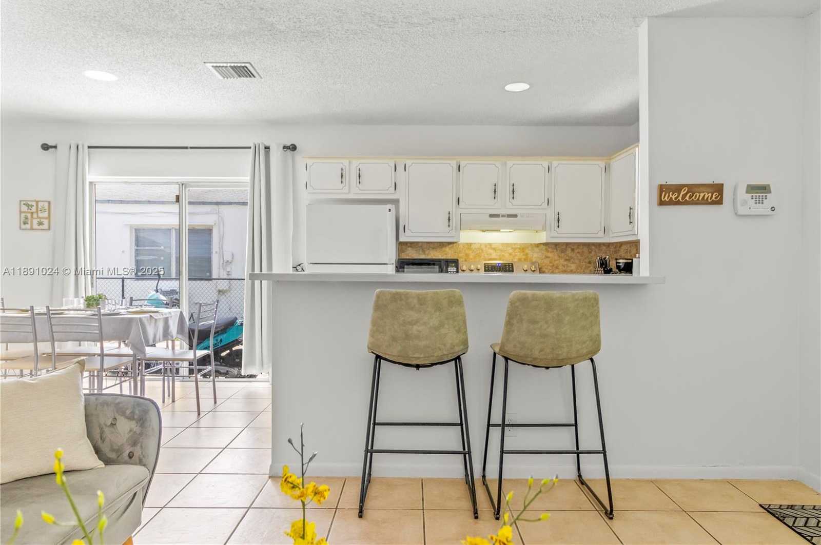 Small Image of 1936 WASHINGTON ST, Hollywood Number 11