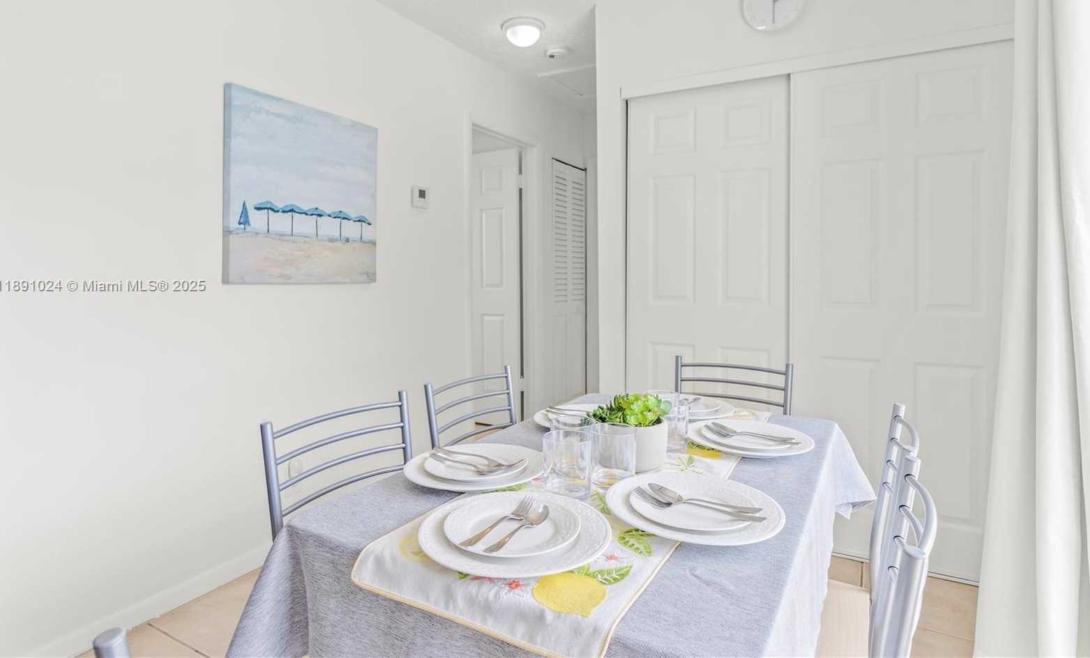 Small Image of 1936 WASHINGTON ST, Hollywood Number 12