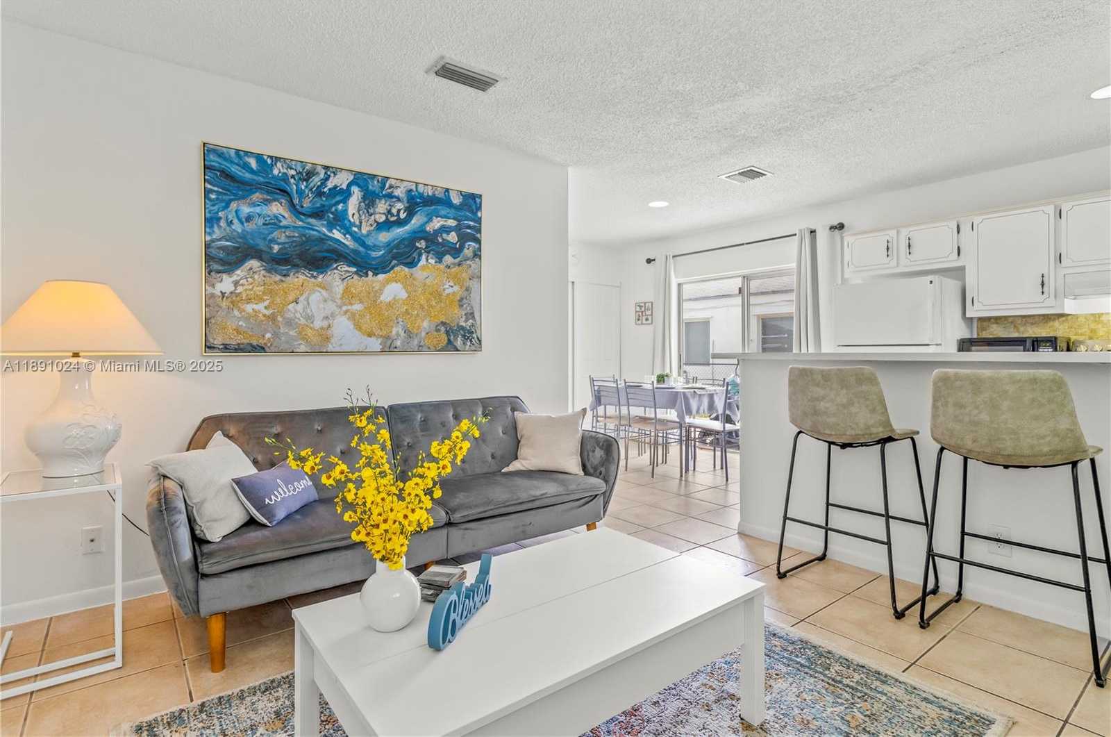 Small Image of 1936 WASHINGTON ST, Hollywood Number 2