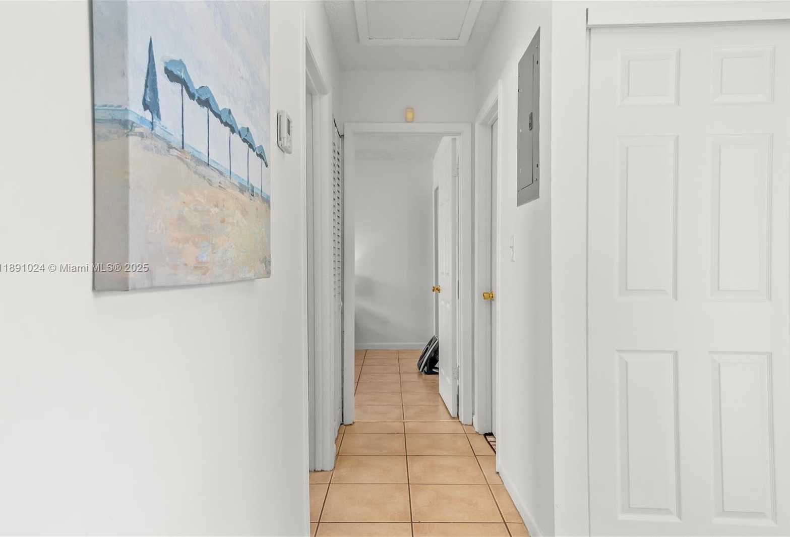 Small Image of 1936 WASHINGTON ST, Hollywood Number 3