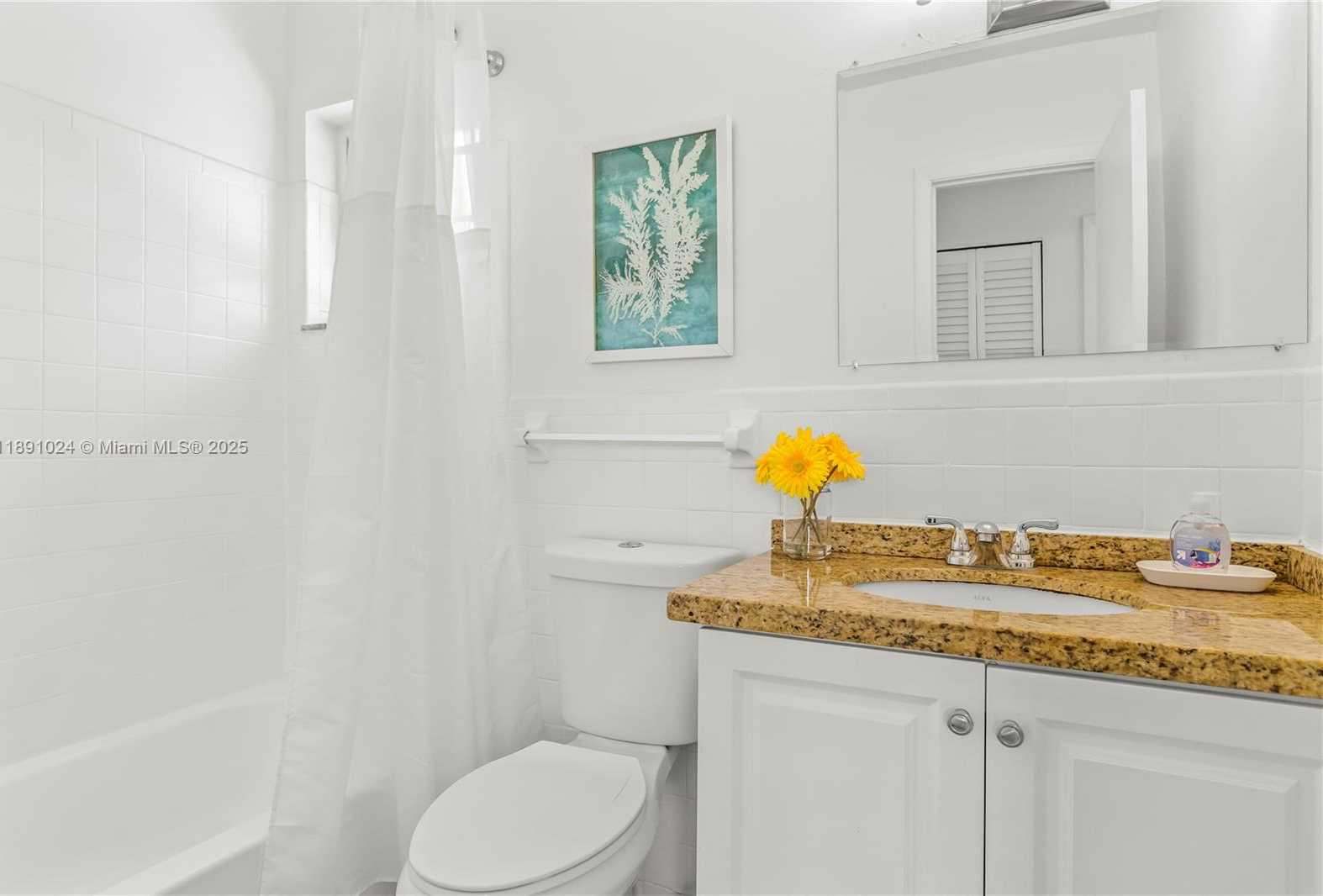Small Image of 1936 WASHINGTON ST, Hollywood Number 7