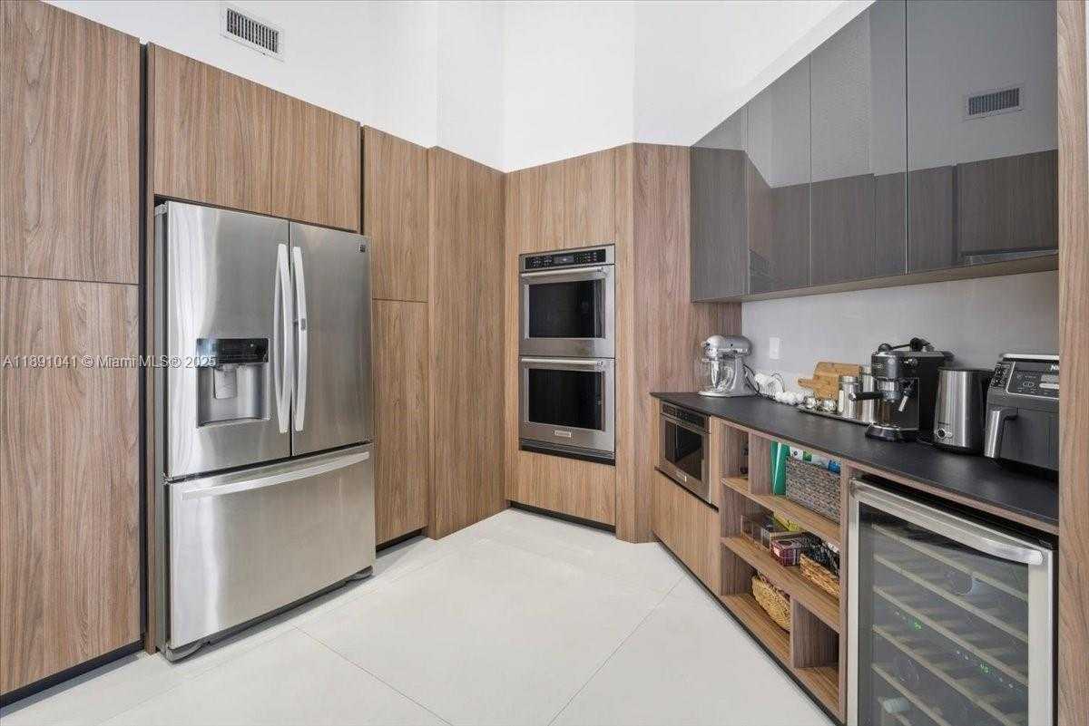 Small Image of 1441 EAST LACOSTA DR E, Pembroke Pines Number 16