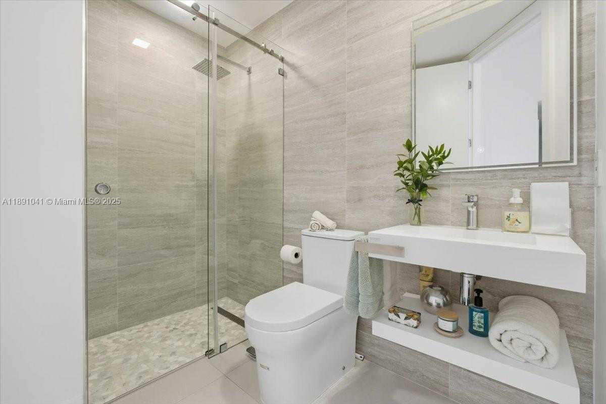 Small Image of 1441 EAST LACOSTA DR E, Pembroke Pines Number 24