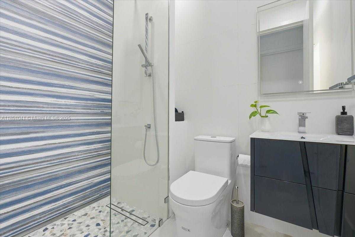 Small Image of 1441 EAST LACOSTA DR E, Pembroke Pines Number 26