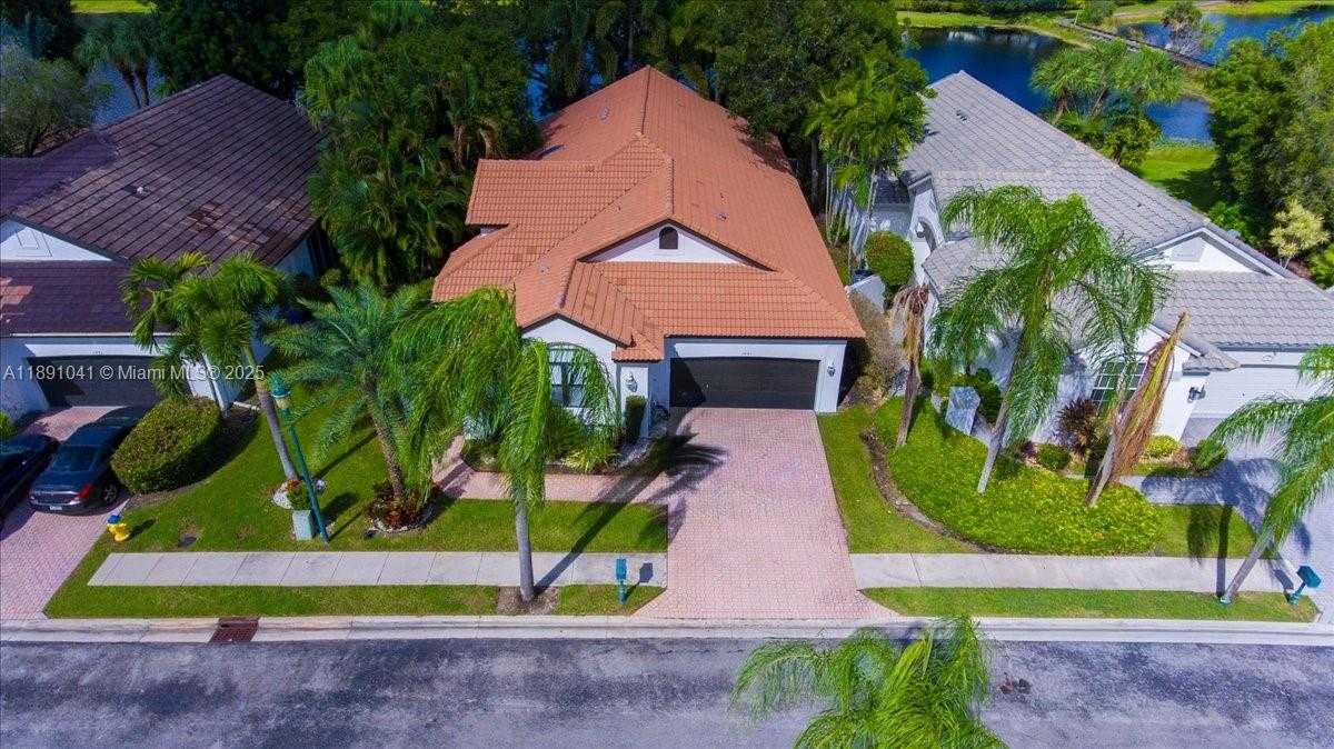 Small Image of 1441 EAST LACOSTA DR E, Pembroke Pines Number 3