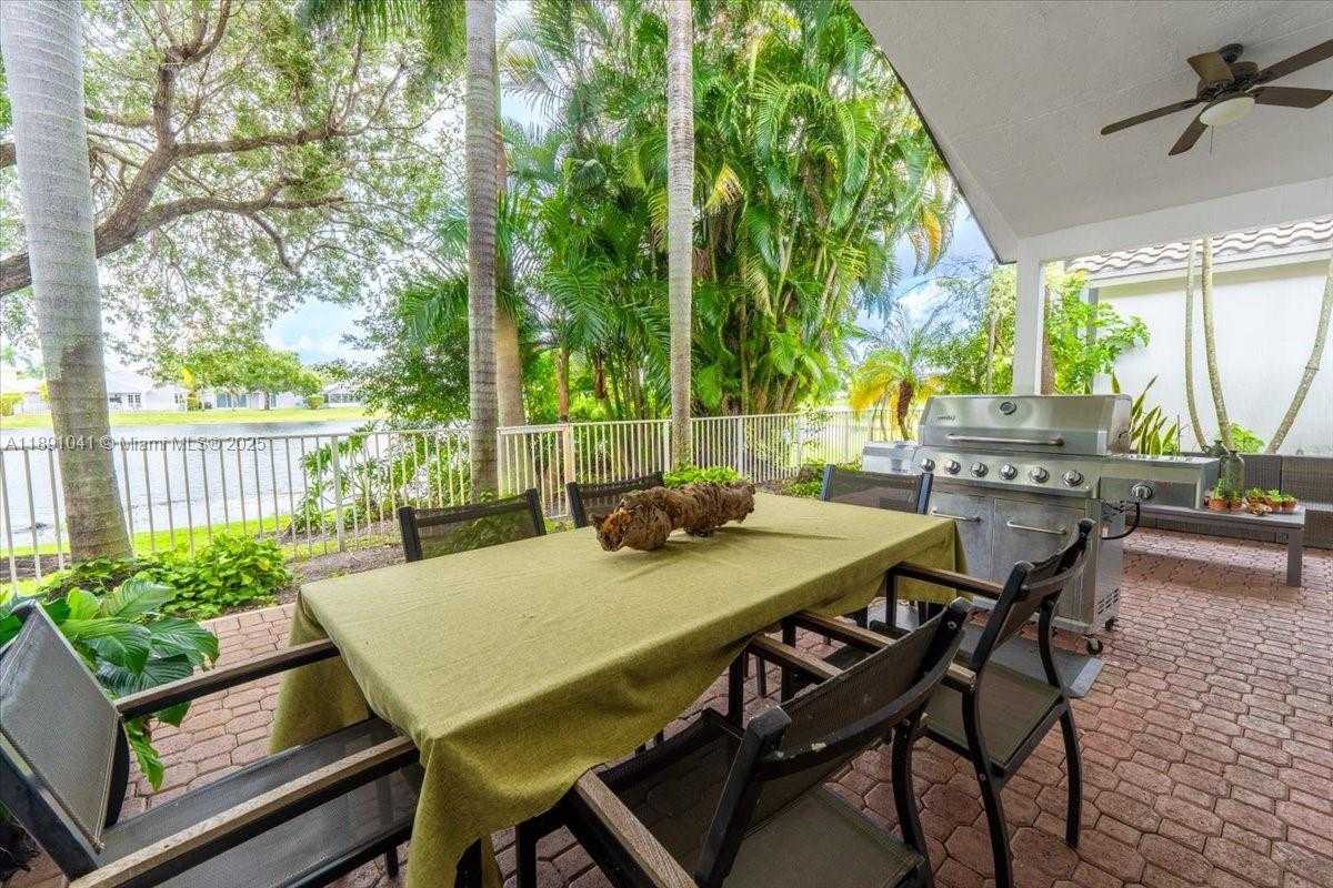 Small Image of 1441 EAST LACOSTA DR E, Pembroke Pines Number 33